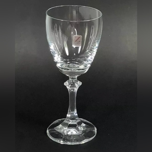 Sea Isle Collection Germany 4 Crystal Wine Glasses - Picture 3 of 5